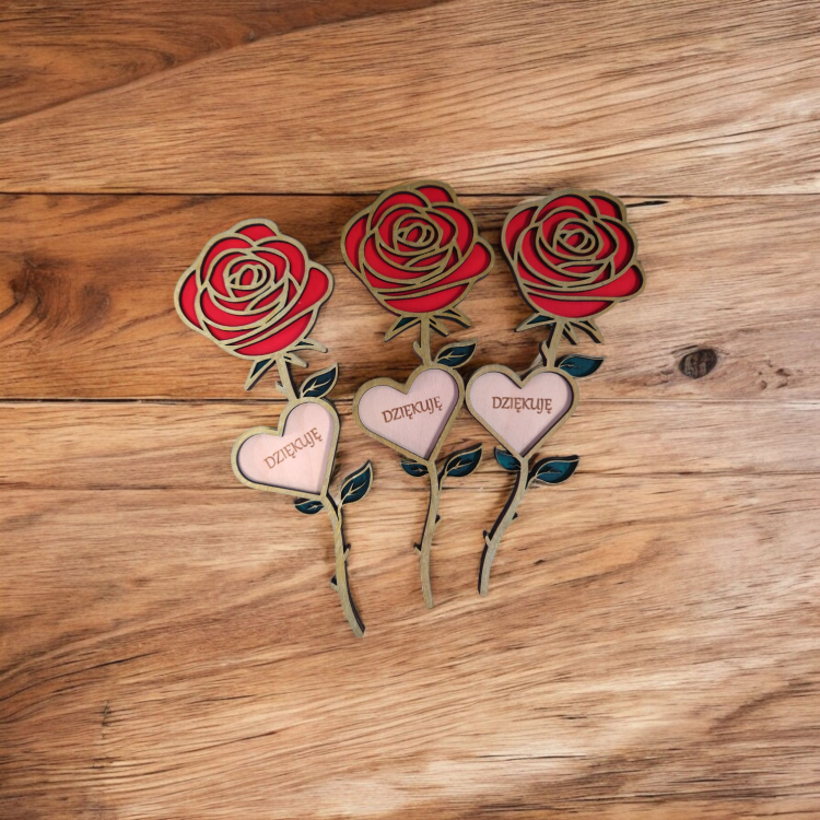 Trzy róże ze sklejki dwuwarstwowej, ręcznie malowane, grawerowany tekst Dziękuję