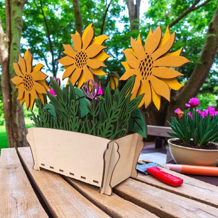 Drewniana doniczka ze słonecznikami – ozdoba z ręcznie malowanymi kwiatami