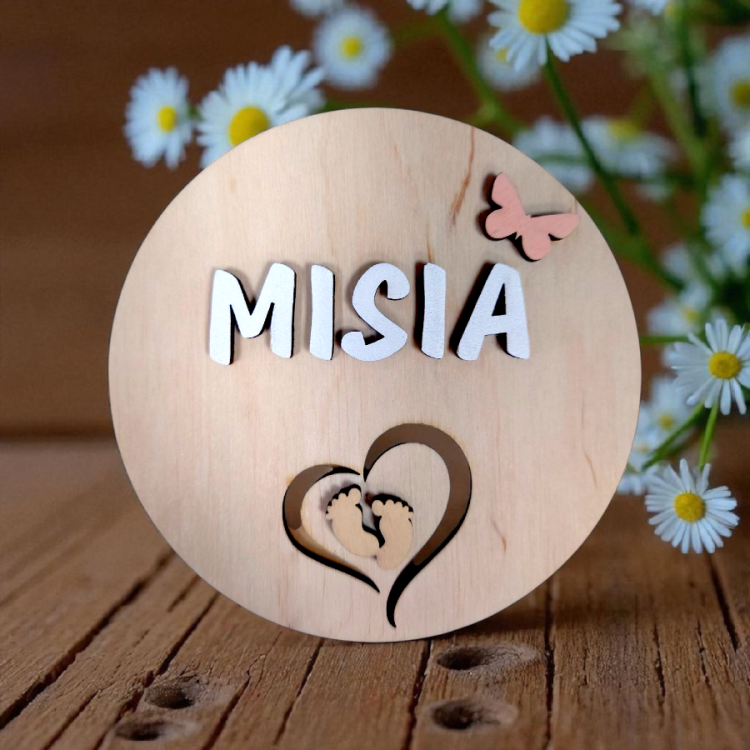 Tabliczka do zdjęć dla niemowlaka, personalizowana, stópki, motylek