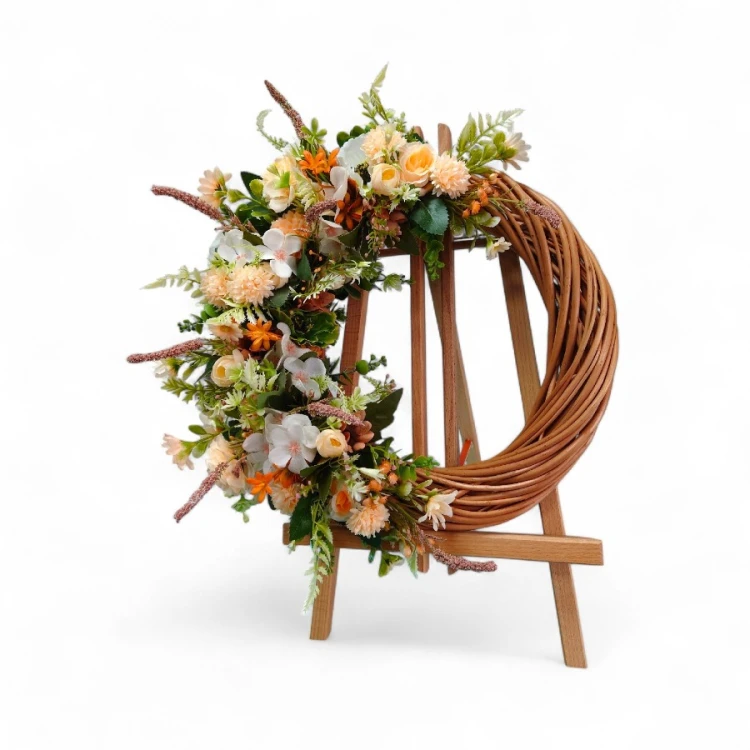 wianek wiklinowy na drzwi z kwiatami