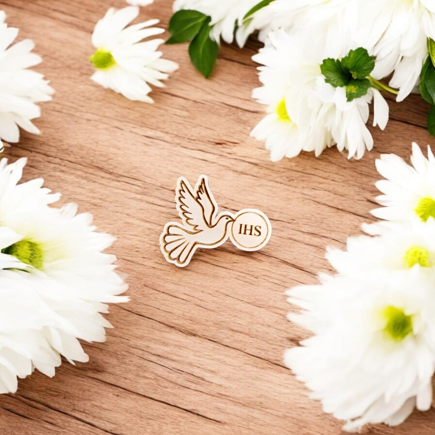 334 Gołębica z IHS sklejka grawerowana scrapka 3 cm - do DIY i rękodzieła - obrazek 1
