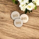 Hostia z IHS sklejka grawerowana scrapka 3 cm - do DIY i rękodzieła - obrazek 2