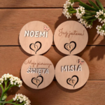 Drewniane tabliczki 16szt. z miesiącami do zdjęć dla niemowlaka 10cm 3d wypukłe - obrazek 2