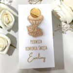 Drewniane pudełko na Komunię z grawerem i personalizacją - obrazek 5